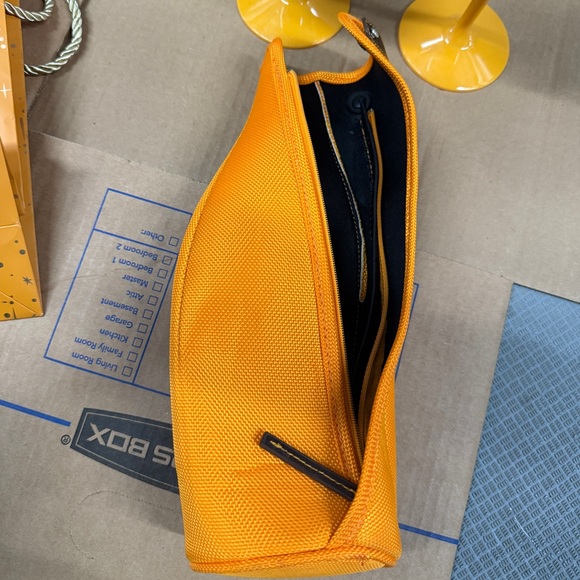 Veuve Clicquot 2 Orange Plastic Champagne Goblet Tulip Wine Travel& Bottle Cover - Picture 4 of 8